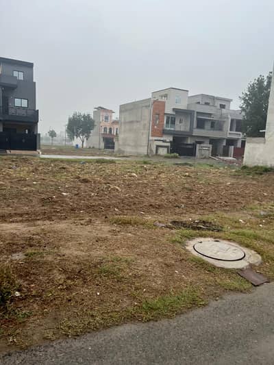 Golden Opportunity For Investors Rates 5 Marla Plot At Hot Location Near To Park Mosque & At Reasonable Price In New Lahore City Near To Bahria Town