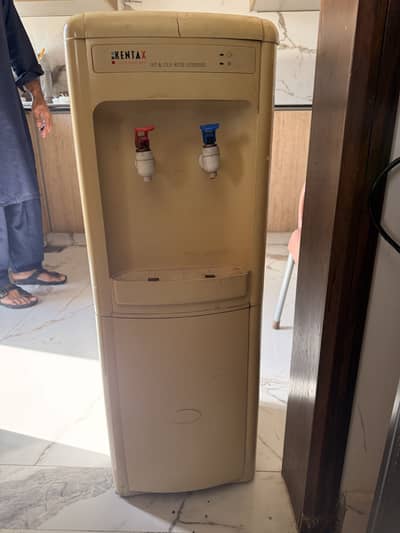 Water dispenser