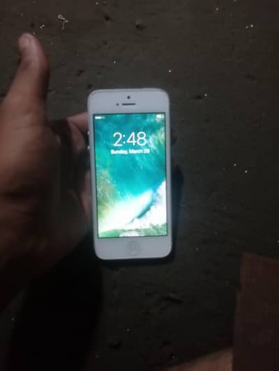 IPhone 5 non pta 10 by 10 condition my WhatsApp number 03004219601