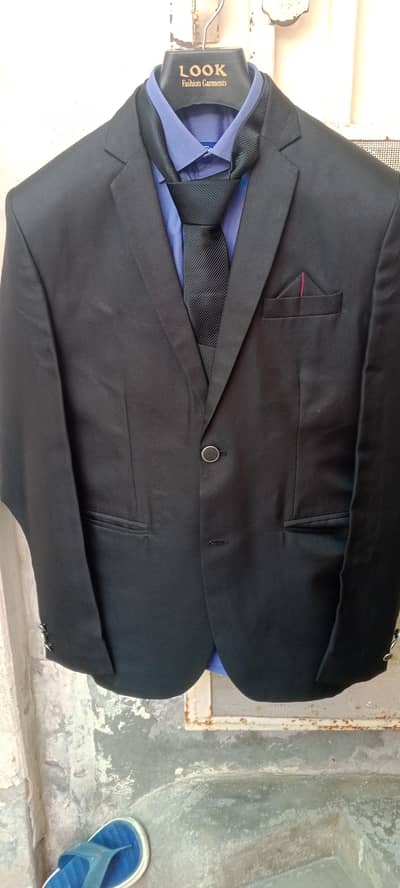 three piece pent court