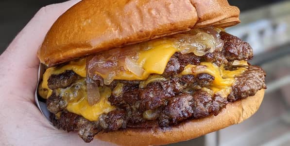 Looking for an experienced Beef Smashed Burger Expert in Multan.