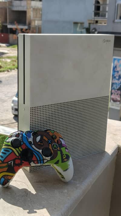 xbox 1S slightly used