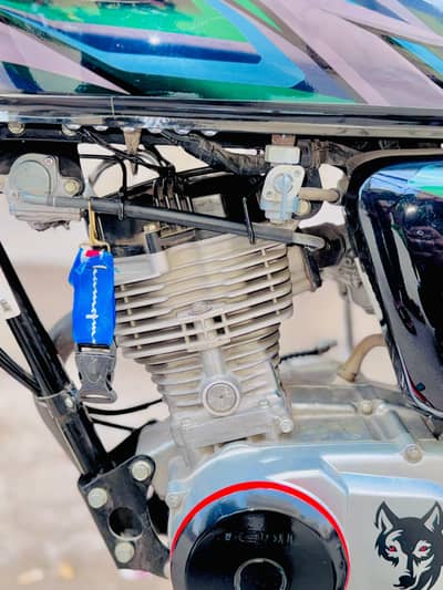 Honda 125 black color