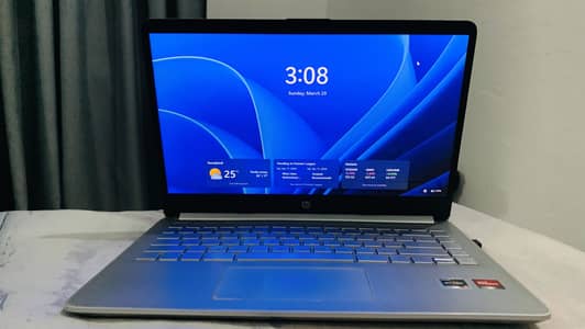 HP 14s Laptop 16-256GB