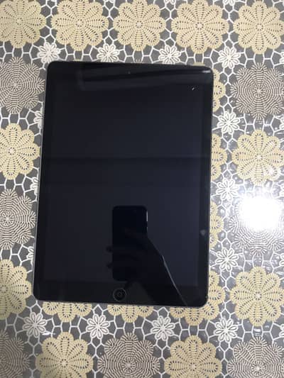 Apple Ipad Air 10/10 condition