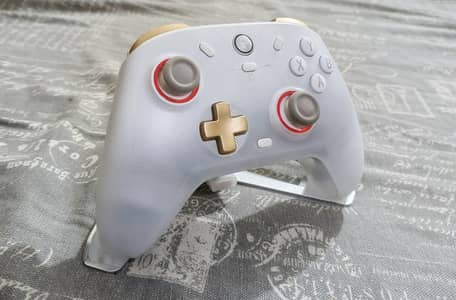 Gamesir Cyclone 2 - Phantom white + dock edition