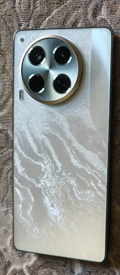 Tecno Camon 30 12/256 GB