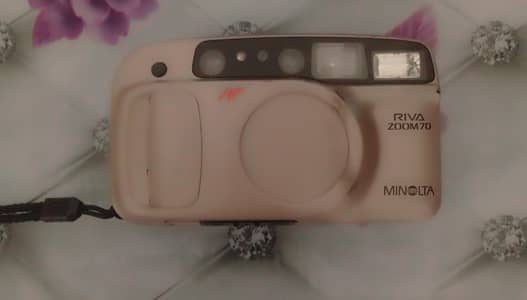 Minolta Riva Zoom 70 - Gold Version - Full Working with Remote & Pouch
