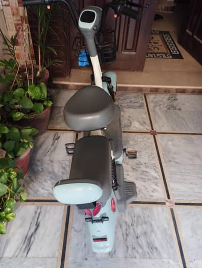 electric bike in Pakistan in mint condition good for children