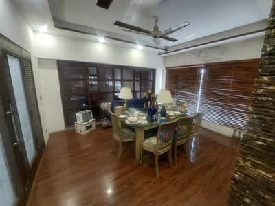 10 MARLA UPER PORTION AVAILABLE FOR RENT