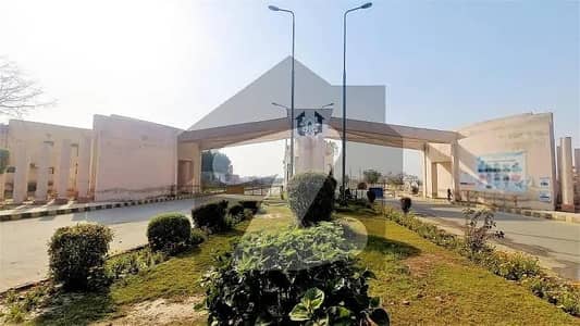 D BLOCK 1 KANAL FACING PARK PLOT FOR SALE