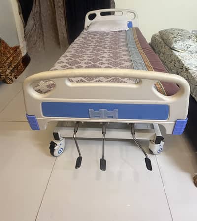 Patient bed
