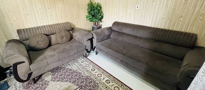 2x sofas for sale in Good price