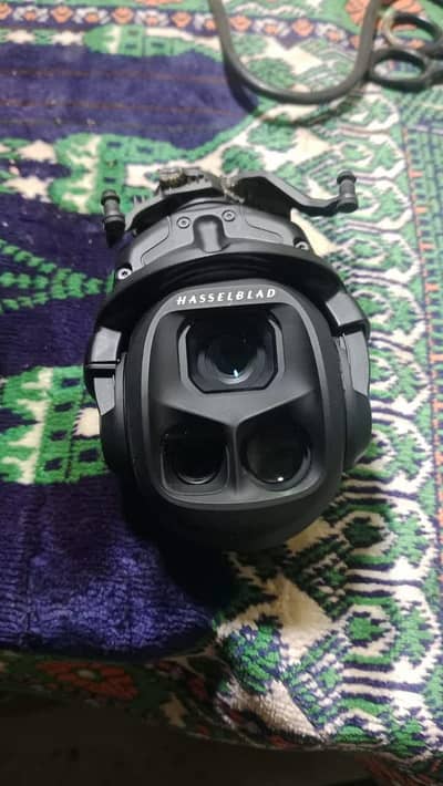 DJI mavic 4 pro gimbal camera available