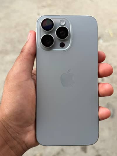 15 promax 256gb natural titanium with box