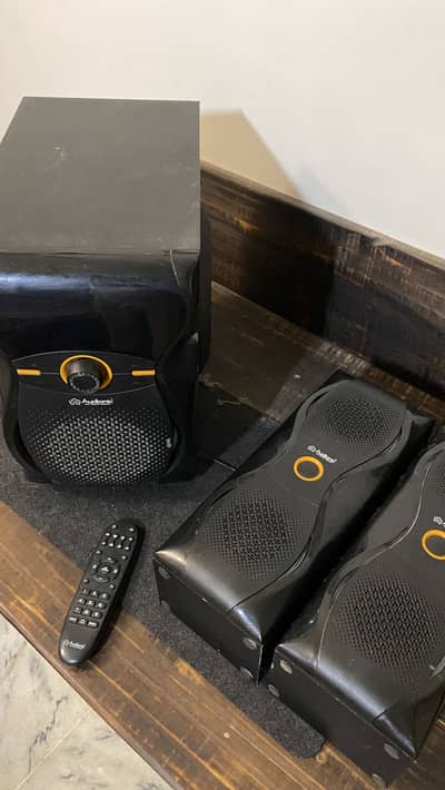 Audionic Flex-600 2.1 Speakers In Excellent Condition