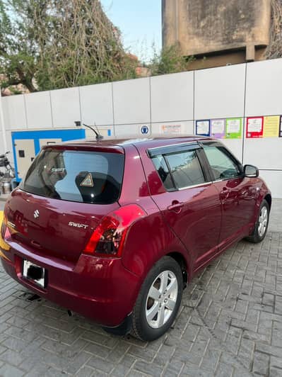 Suzuki swift dlx 2014 for sale