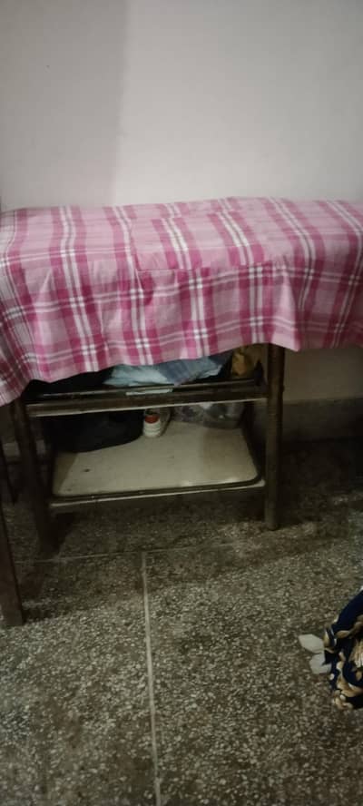 istari stand/ iron stand