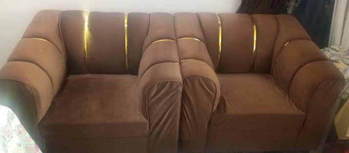 3seater 1,1 seater sofa new brand new with Confartable price