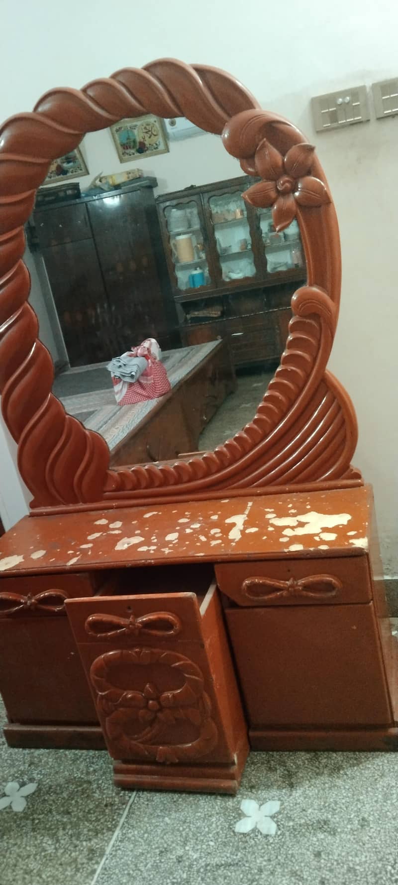 dressing table 0