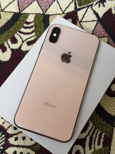 iPhone XS Gold 64GB - Unlocked & Approved