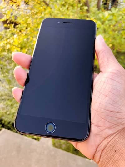 Iphone 8 plus SIM WORKING