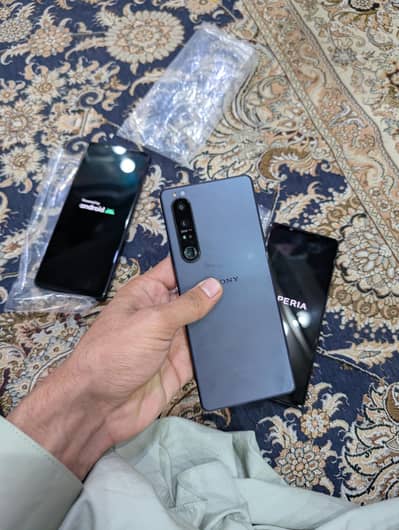 Halka shade hai baqi waterpack set hai koi karabi nhi hai