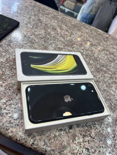 Iphone SE 64 GB With Box