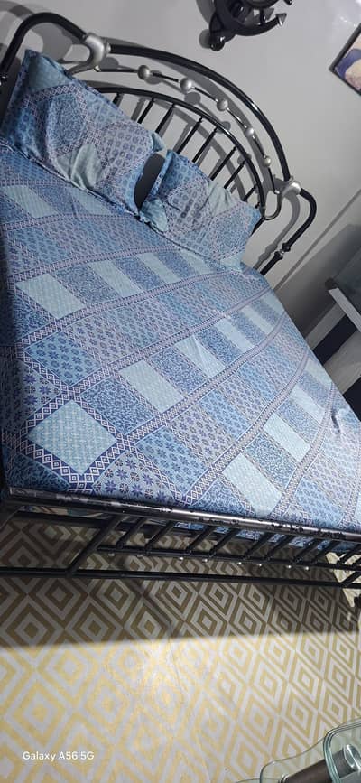 king size bed with mattress