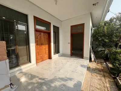 1 Kanal Lower Portion For SILENT OFFICE . RAHMAT CHOWK Main Road