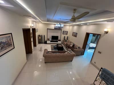 5 MARLA LIKE A NEW FACING PARK SALE IN JOHAR TOWN NEAR M. ALI CHOWK COLLAGE ROOD