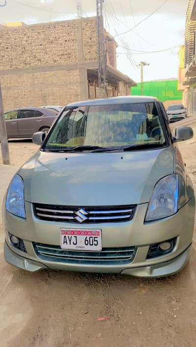 Suzuki swift dlx 2012 model