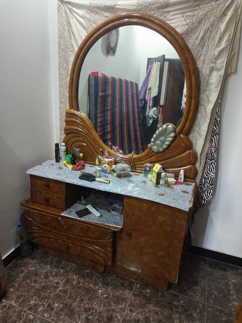 Dressing Table And Showcase Set 0