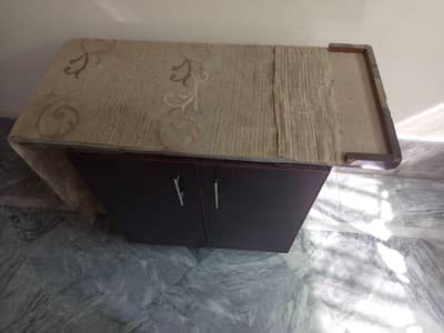 iron table with lockable wheels