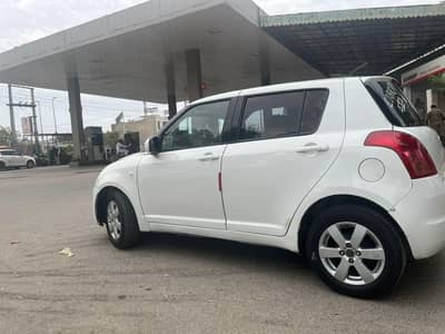 Suzuki Swift DLX 2018 model in good condition