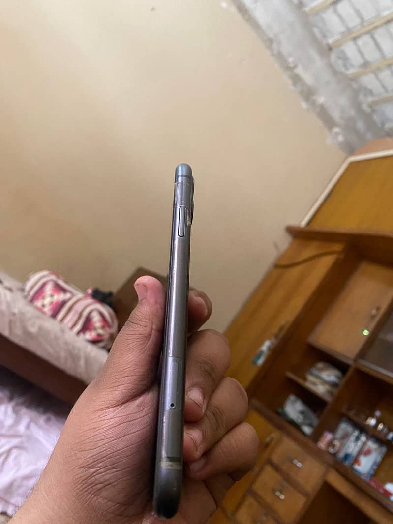 iPhone 11 3