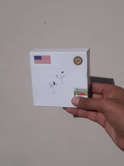 Wireless Bluetooth Earbuds with Charging Case (White, New Condition)