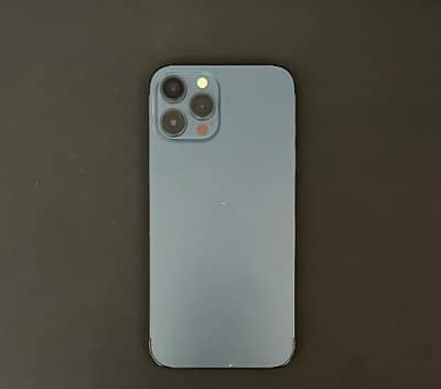 iPhone and samsung a32