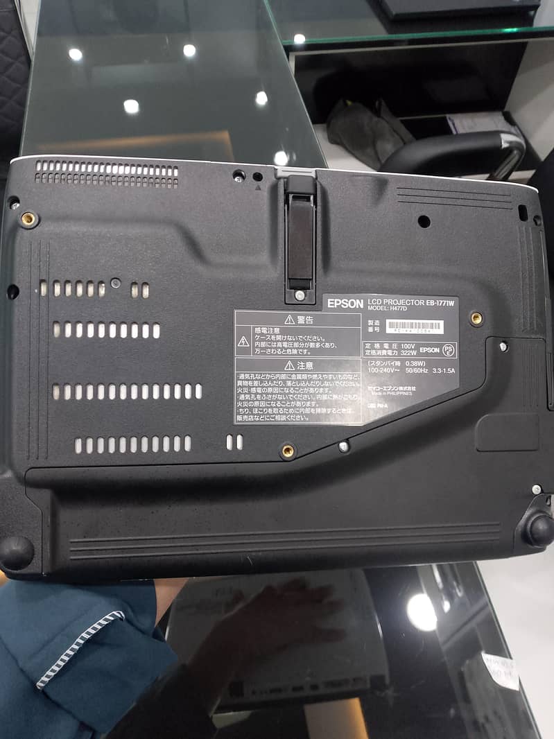 Multimedia Projector 3