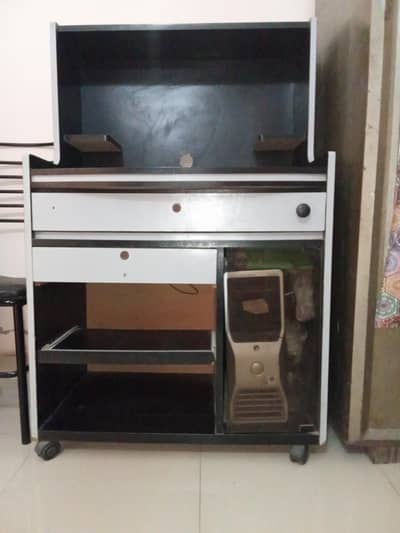 Computer table, study table for sale.