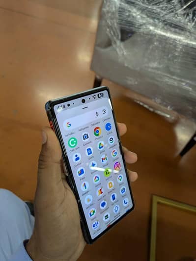 Pixel 7a for sale in Lahore. 10/10 condition official PTA approved .