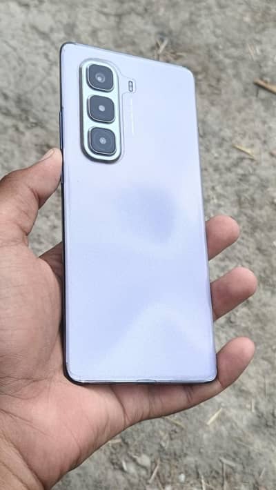 Infinix hot 50 pro plus 8 256 Pta approved with box charger