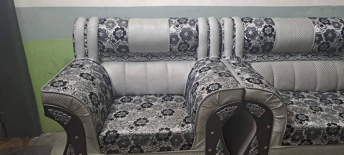 Sofa Set is available 2