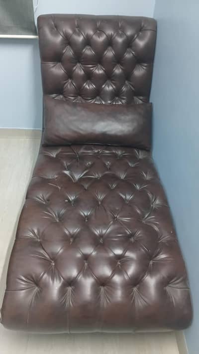 Used Leather Sofa – Comfortable & Stylish (Urgent Sale)