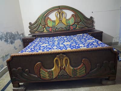 Bed with side Tables