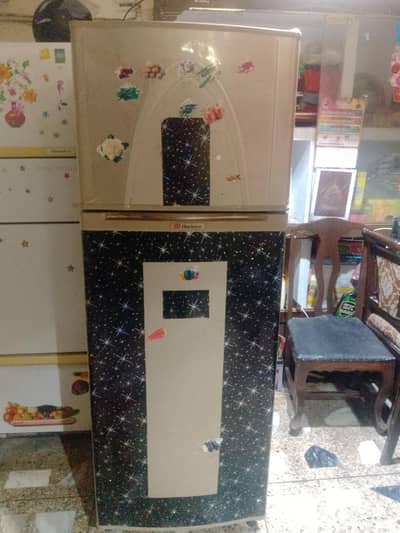 Dawlance Fridge, for sale, in good condition, running condition