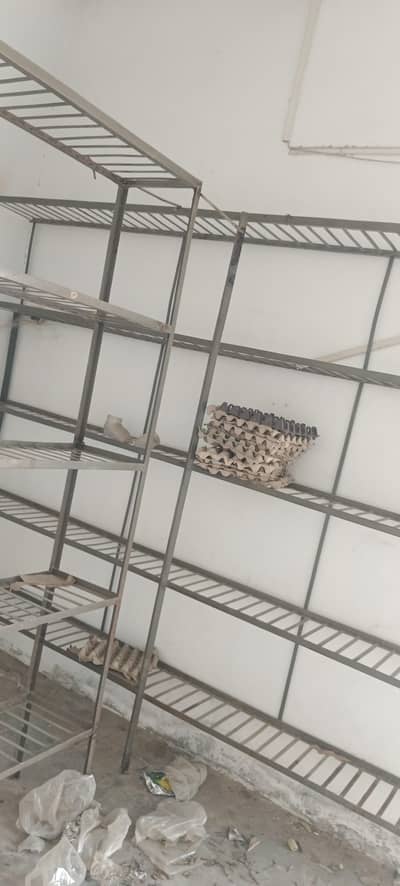 shop ka saman racks aur stand