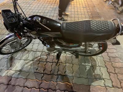 HONDA CG 125 IN BLACK