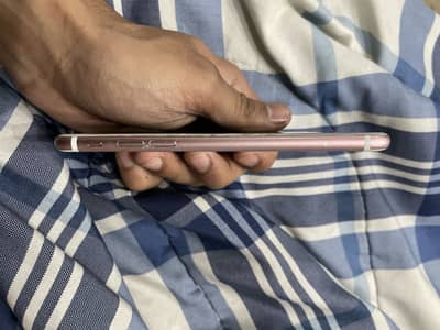 Iphone 7 32 Gb PTA approved Colour Rose Gold