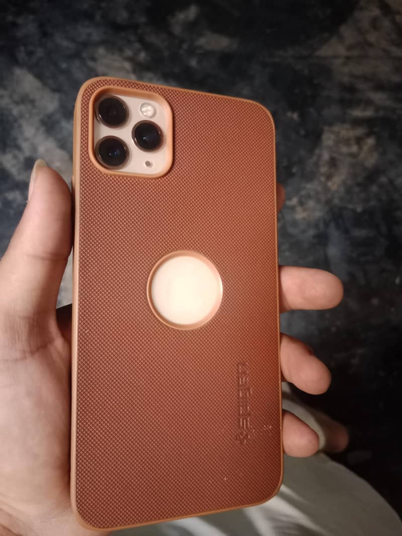 Iphone 11 pro max 4